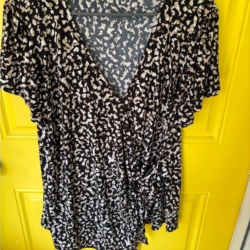 Stylish Black and White Women's Top